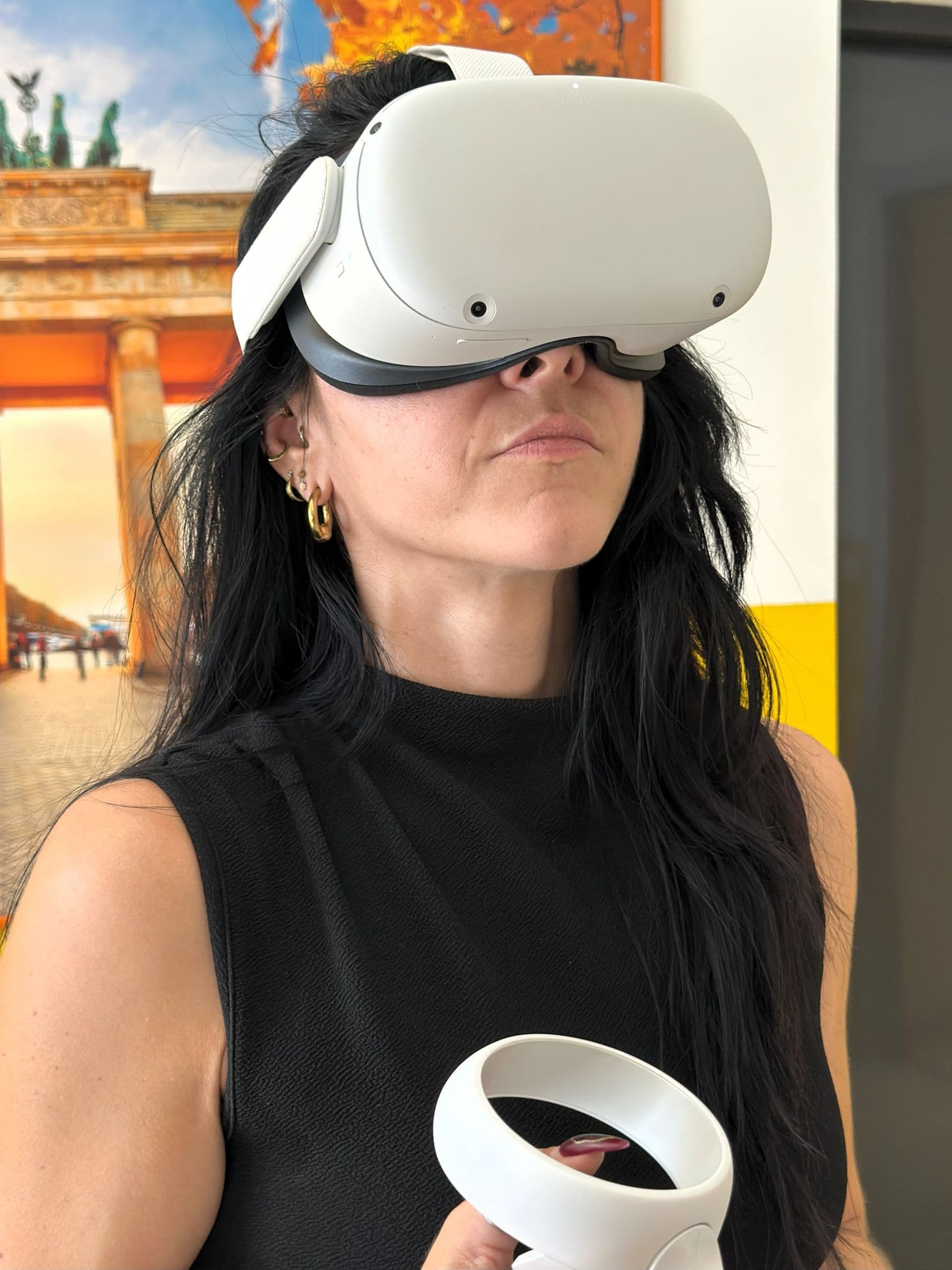 Outside the headset: a teacher looking around the virtual world